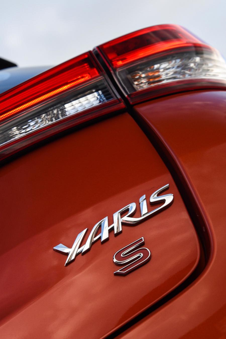 Логотип Toyota Yaris S 2018 года  (ZA) (фото 14 из 39)